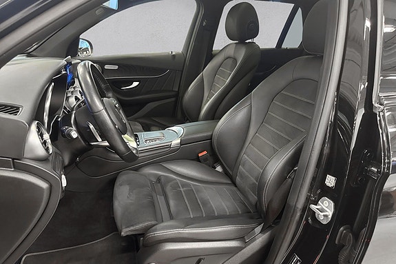 Mercedes-Benz GLC300 e 12 of 28