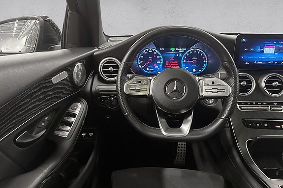Mercedes-Benz GLC300 e 13 of 28