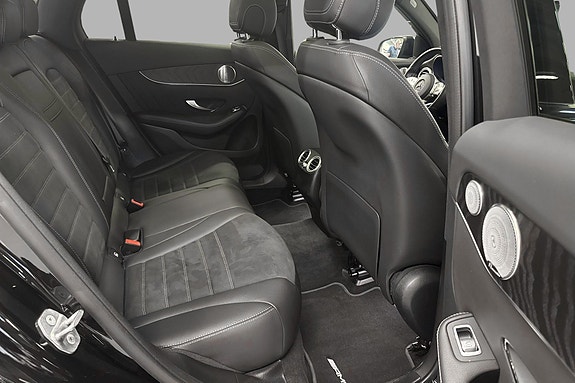 Mercedes-Benz GLC300 e 21 of 28