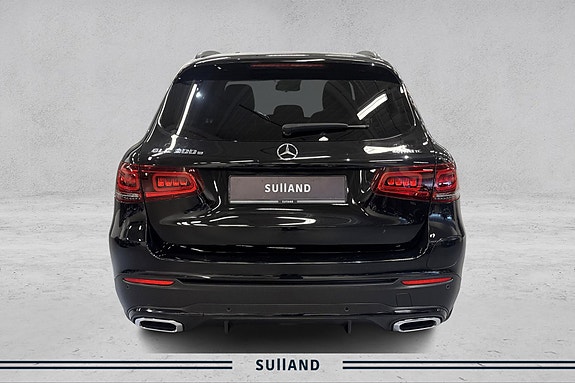 Mercedes-Benz GLC300 e 7 of 28