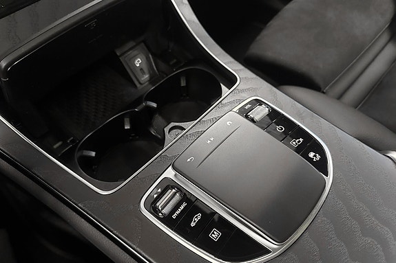 Mercedes-Benz GLC300 e 25 of 28