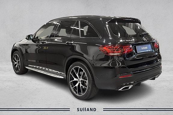 Mercedes-Benz GLC300 e 4 of 28