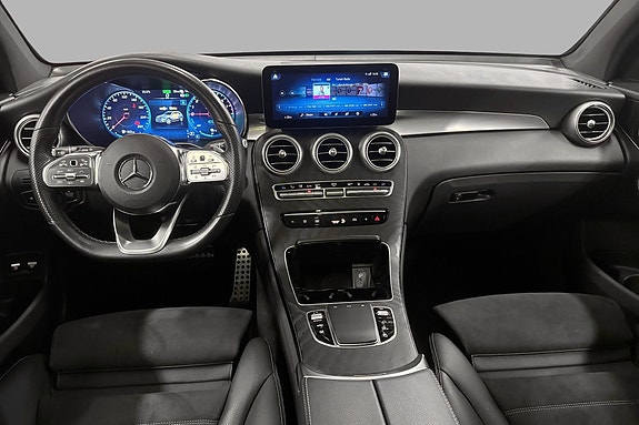 Mercedes-Benz GLC300 e 14 of 28