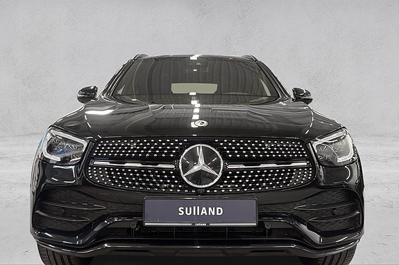Mercedes-Benz GLC300 e 6 of 28