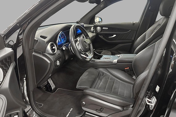 Mercedes-Benz GLC300 e 11 of 28