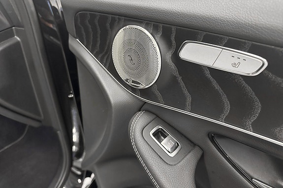 Mercedes-Benz GLC300 e 22 of 28