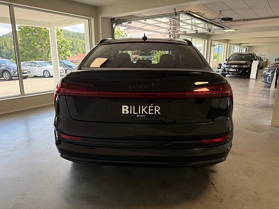 Audi e-tron Sportback 8 of 30