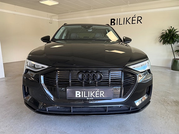 Audi e-tron Sportback 2 of 30