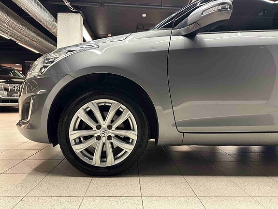 Suzuki Swift 3 of 30