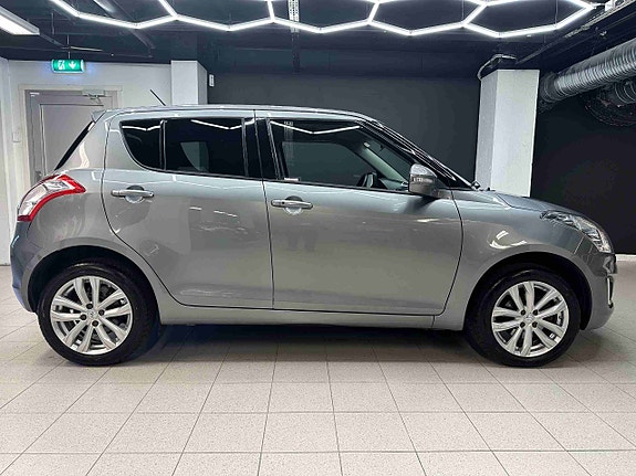 Suzuki Swift 8 of 30