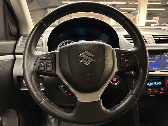 Suzuki Swift 12 of 30