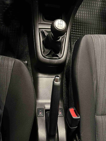 Suzuki Swift 24 of 30