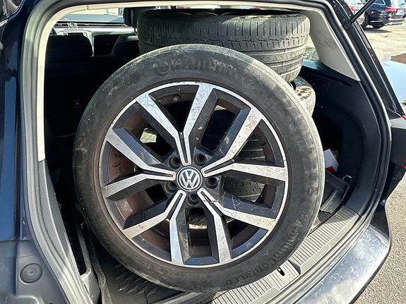 Volkswagen Passat 14 of 15