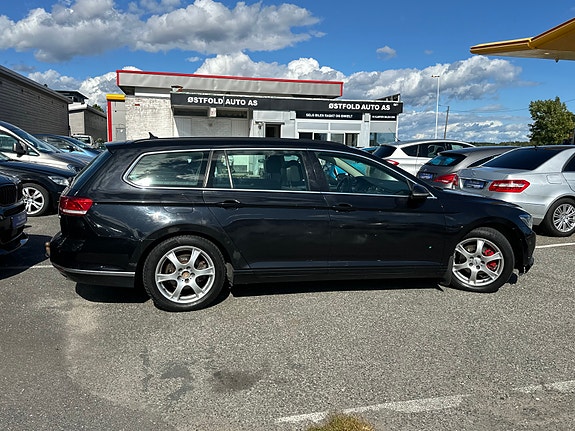 Volkswagen Passat 5 of 15