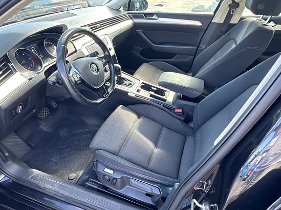 Volkswagen Passat 8 of 15