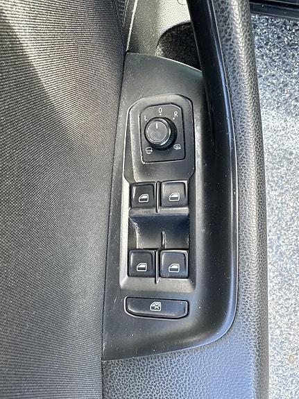 Volkswagen Passat 12 of 15