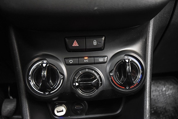Peugeot 208 24 of 27