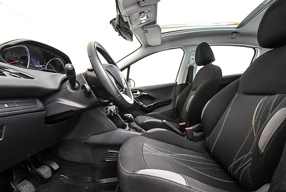 Peugeot 208 15 of 27