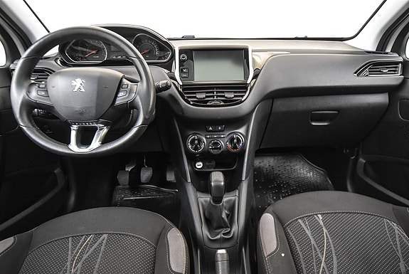 Peugeot 208 12 of 27