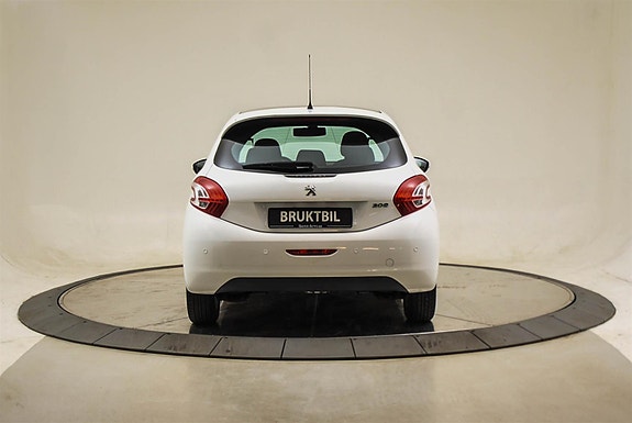 Peugeot 208 4 of 27