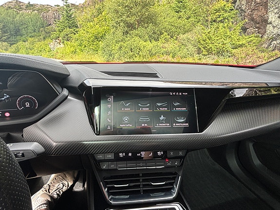 Audi e-tron GT 9 of 12