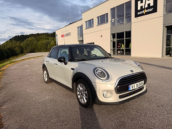 MINI Cooper 8 of 11