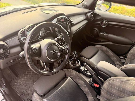 MINI Cooper 6 of 11