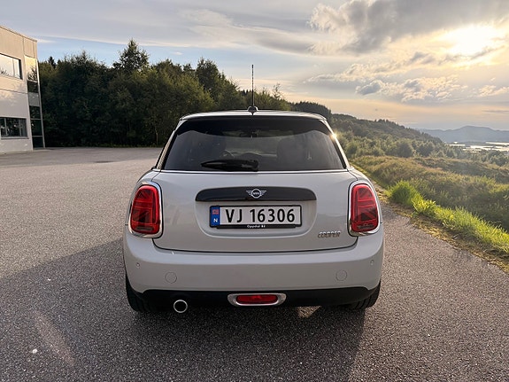MINI Cooper 4 of 11