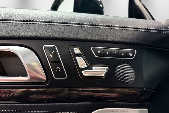 Mercedes-Benz SL350 22 of 30