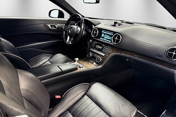Mercedes-Benz SL350 26 of 30