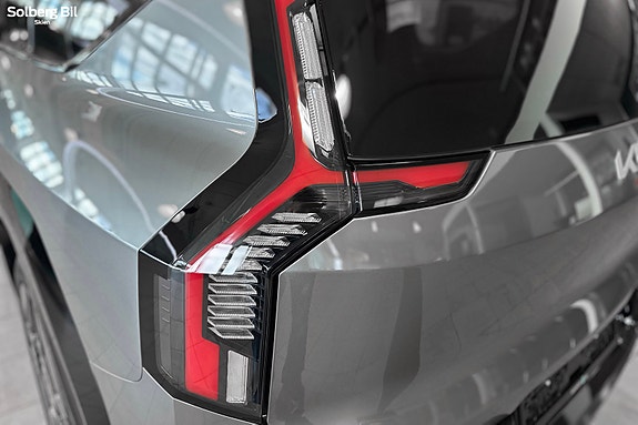 Kia EV9 14 of 30