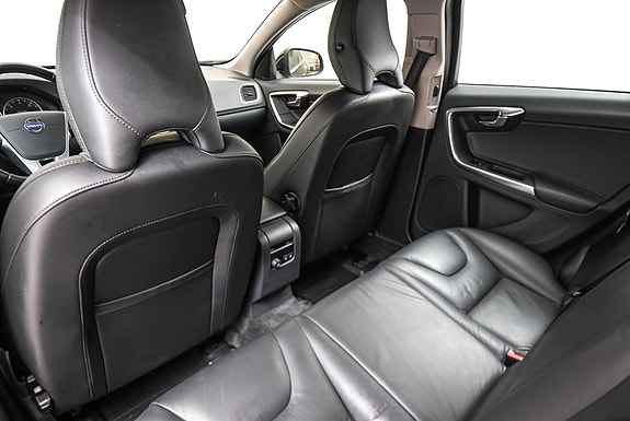 Volvo V60 21 of 23