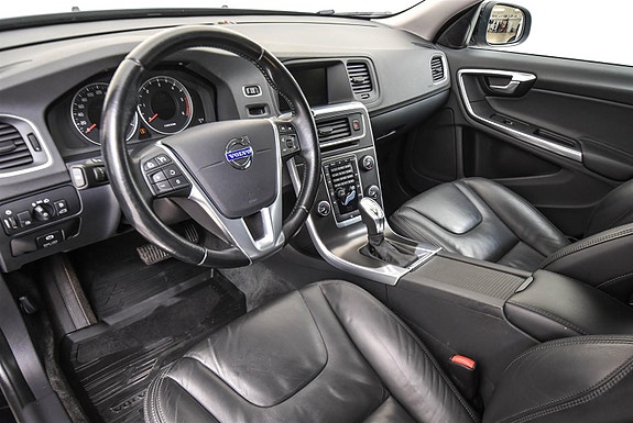 Volvo V60 11 of 23