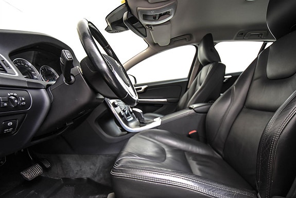Volvo V60 12 of 23