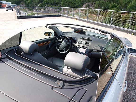 Mercedes-Benz SL500 23 of 24