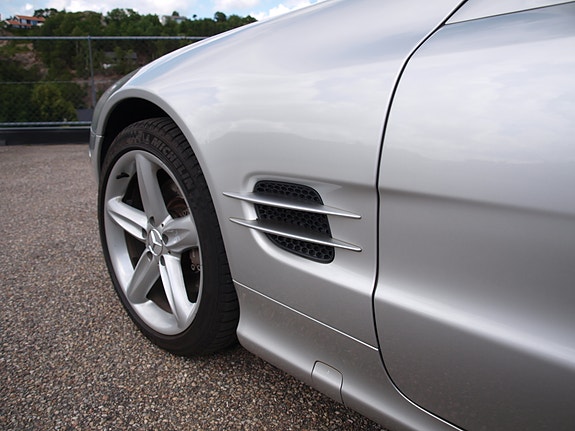 Mercedes-Benz SL500 15 of 24