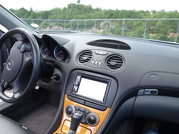 Mercedes-Benz SL500 2 of 24