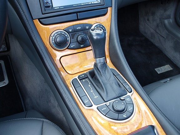 Mercedes-Benz SL500 13 of 24