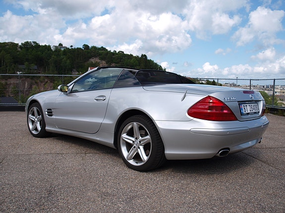 Mercedes-Benz SL500 19 of 24