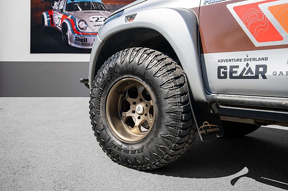 Toyota HiLux 20 of 30