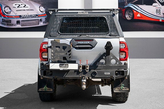 Toyota HiLux 8 of 30