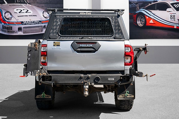 Toyota HiLux 22 of 30