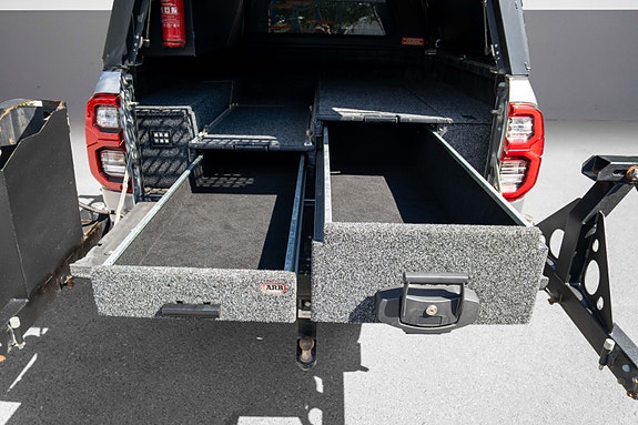 Toyota HiLux 24 of 30