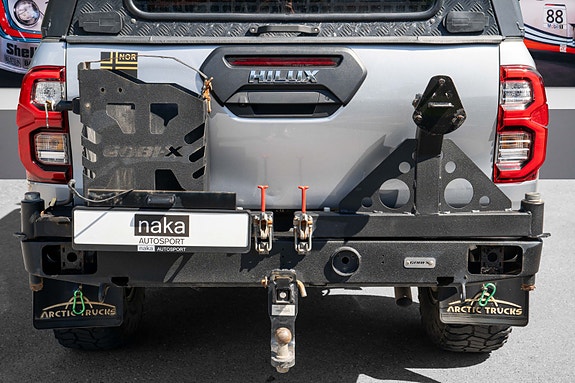 Toyota HiLux 21 of 30