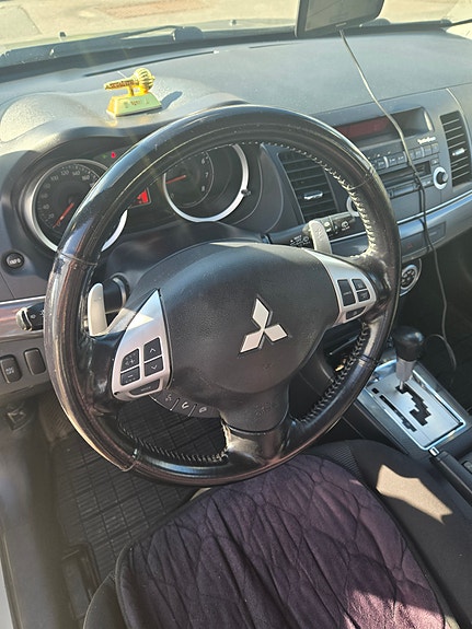 Mitsubishi Lancer 6 of 16