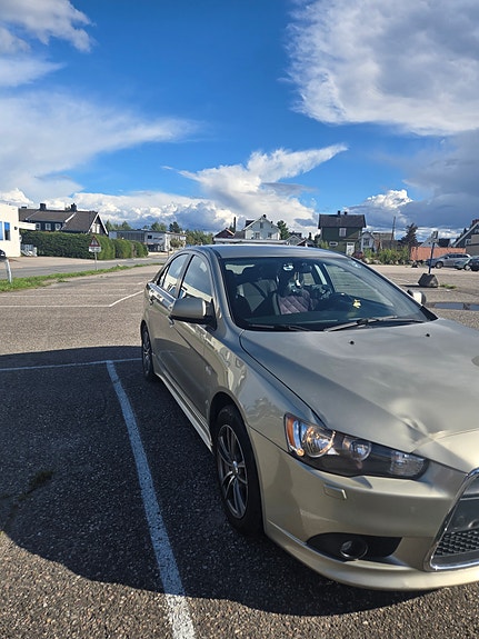 Mitsubishi Lancer 3 of 16