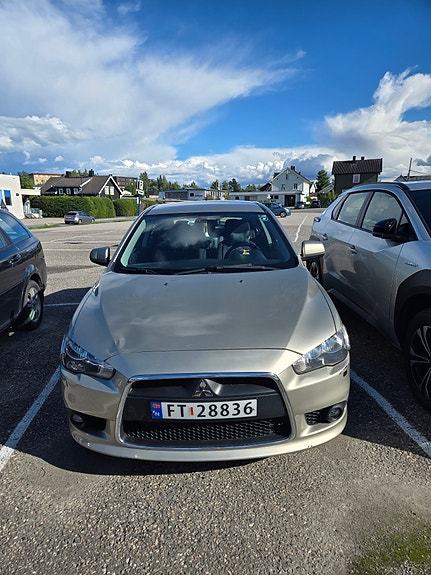 Mitsubishi Lancer 2 of 16