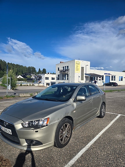 Mitsubishi Lancer 4 of 16