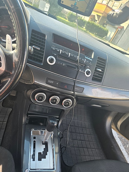 Mitsubishi Lancer 7 of 16