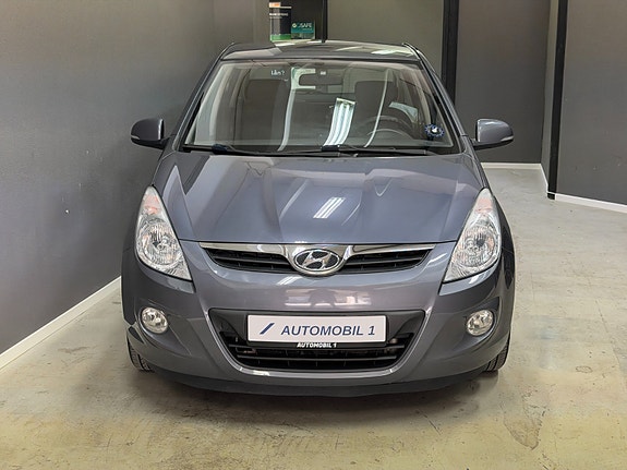 Hyundai i20 2 of 27